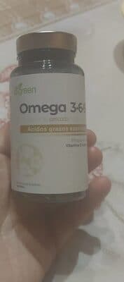 B. Green Omega 3.6.9 + Vitamina e 48 Capsulas